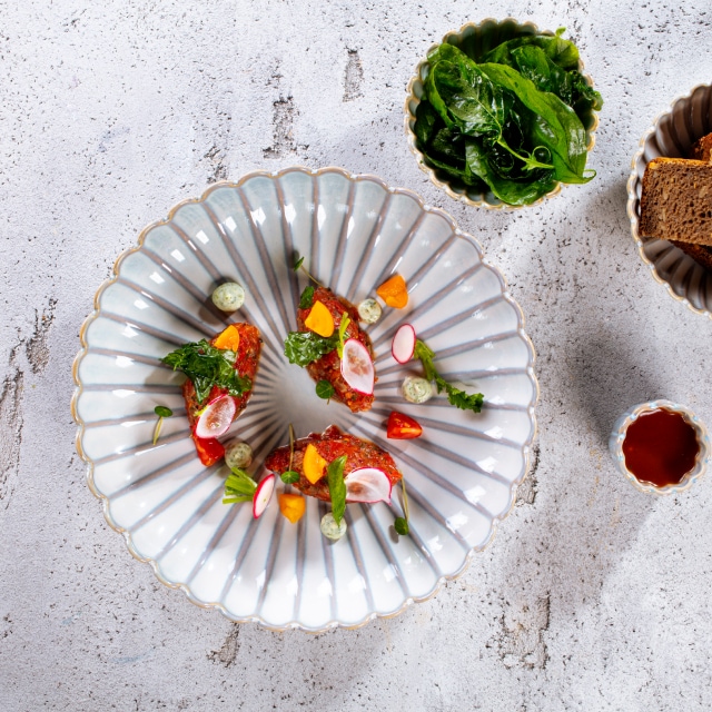 Tatar z pomidorów i bazylii (wegański)